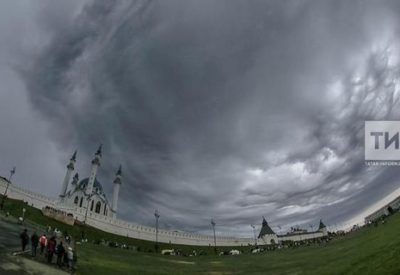 Татарстан синоптиклары көчле җил, яшенле яңгыр һәм боз хакында кисәтә